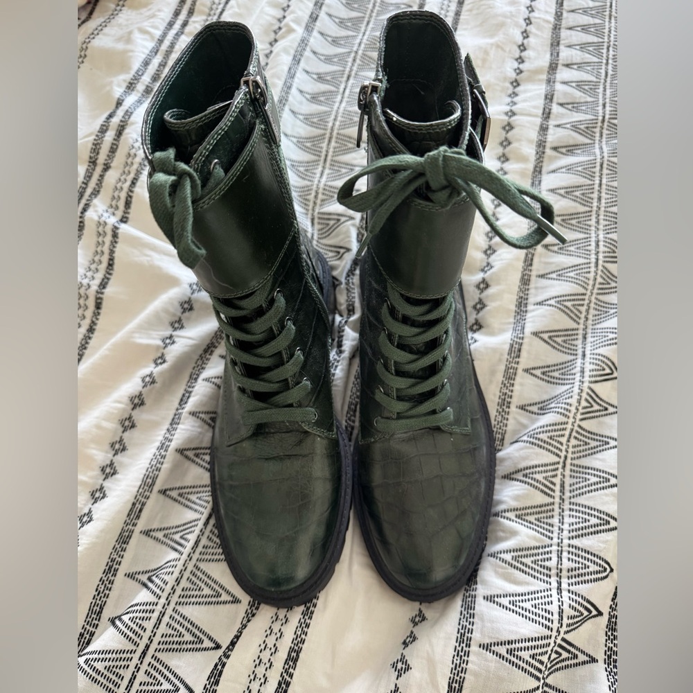 Vince Camuto NWOT Green Lace-Up Women's Boots